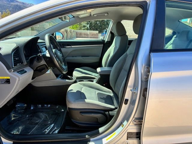Used 2017 Hyundai Elantra SE image 11