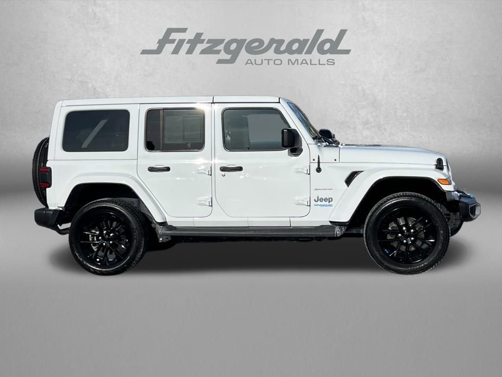 Used 2022 Jeep Wrangler Unlimited Sahara w/ Cold Weather Group image 3