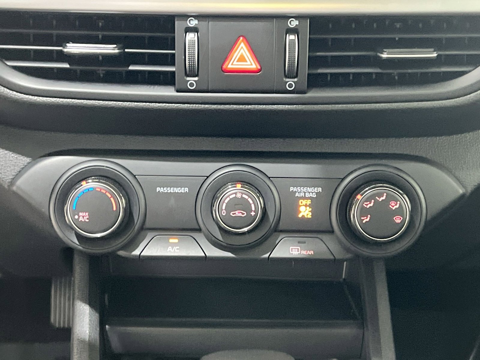 Used 2024 Kia Forte LXS image 19