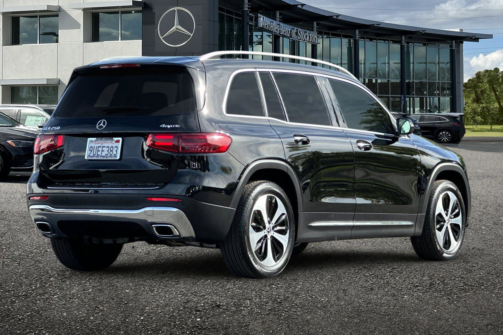 Certified 2025 Mercedes-Benz GLB 250 4MATIC image 4