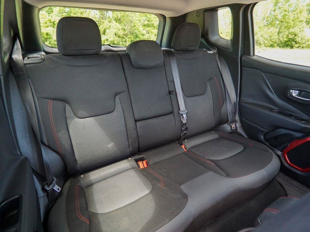 Used 2016 Jeep Renegade Trailhawk AWD/4WD image 32