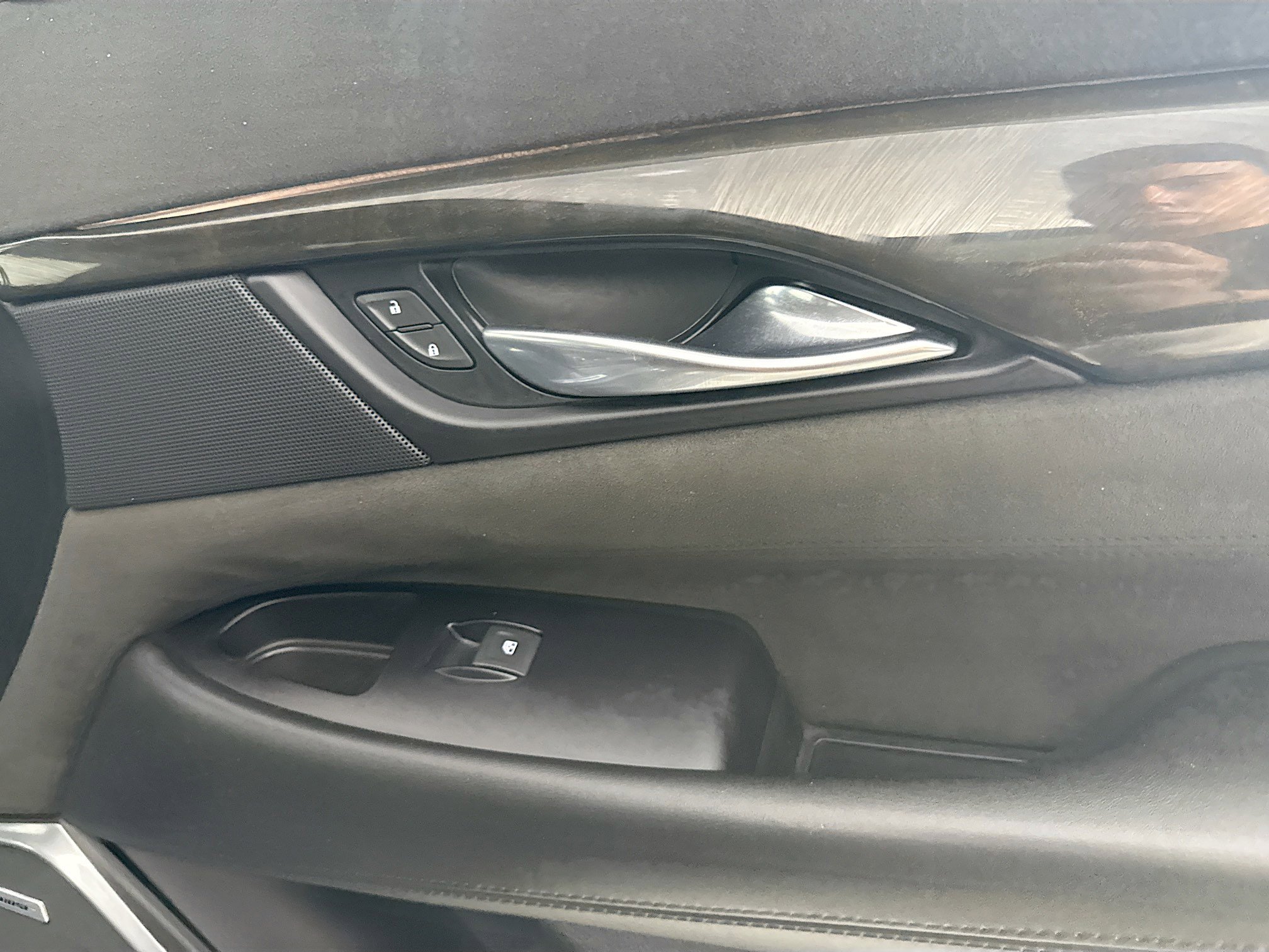 Used 2019 Cadillac Escalade Platinum w/ Escalade Sport Edition image 31