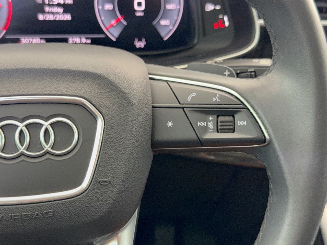 Used 2023 Audi Q7 2.0T Premium w/ Convenience Package AWD/4WD image 19