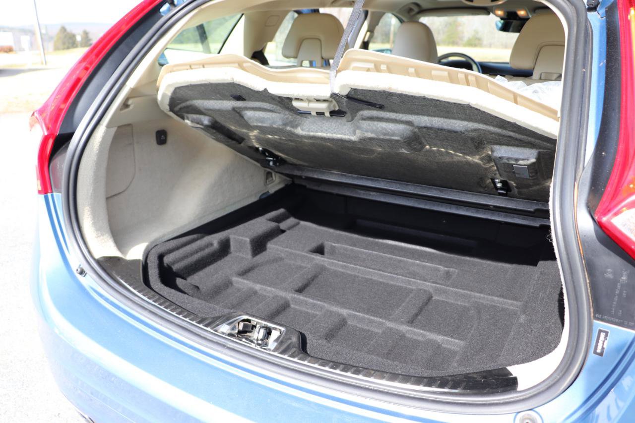 Used 2015 Volvo V60 T5 Platinum image 7