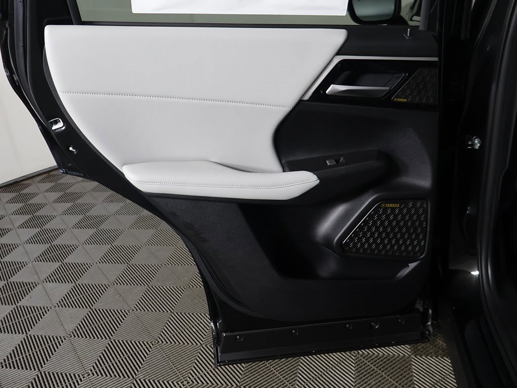 New 2026 Mitsubishi Outlander SE image 28