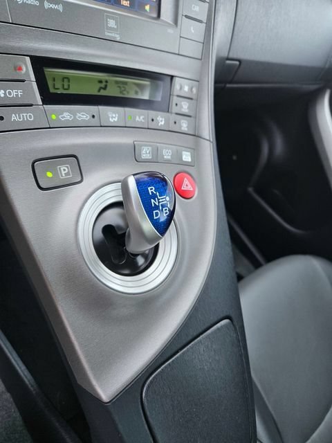Used 2014 Toyota Prius Four FWD image 16