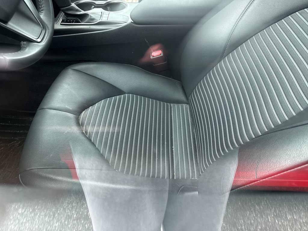 Used 2022 Toyota Camry SE FWD image 9