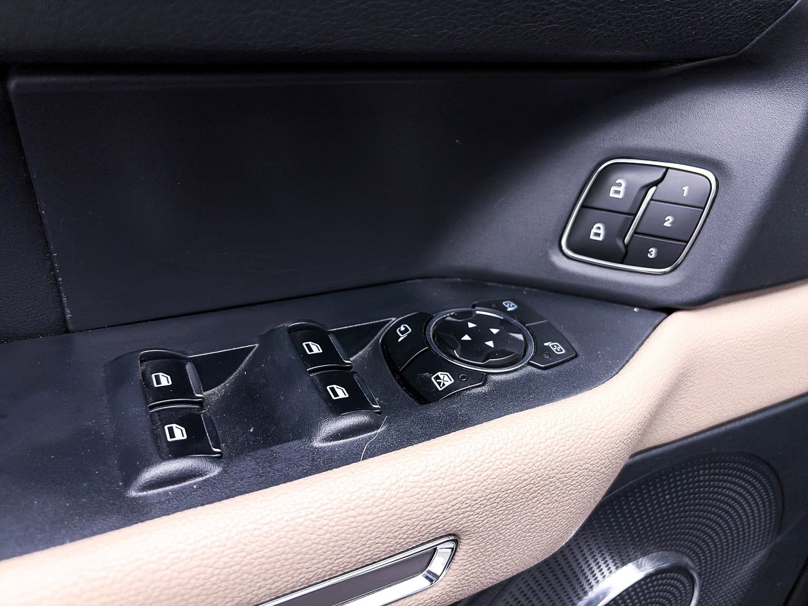 Used 2024 Ford Expedition Max Limited image 19