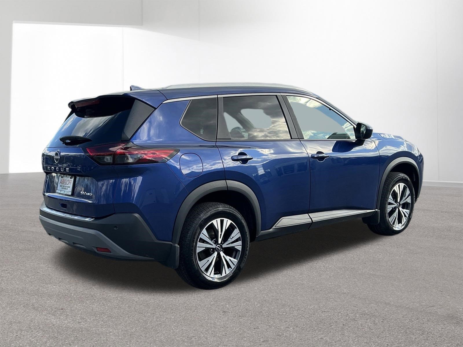 Used 2023 Nissan Rogue SV w/ SV Premium B Package AWD/4WD image 3