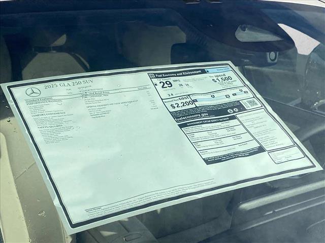 Certified 2025 Mercedes-Benz GLA 250 image 27
