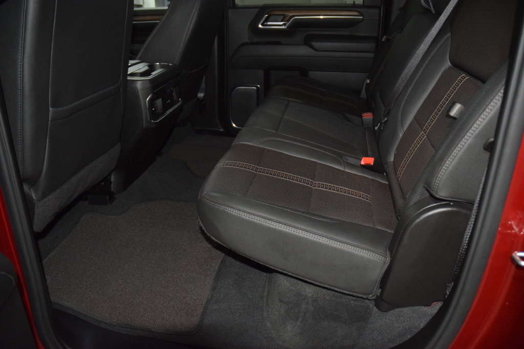Used 2024 Chevrolet Silverado 3500 High Country w/ Technology Package AWD/4WD image 46