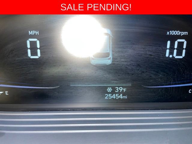 Used 2025 Hyundai Venue SEL image 16