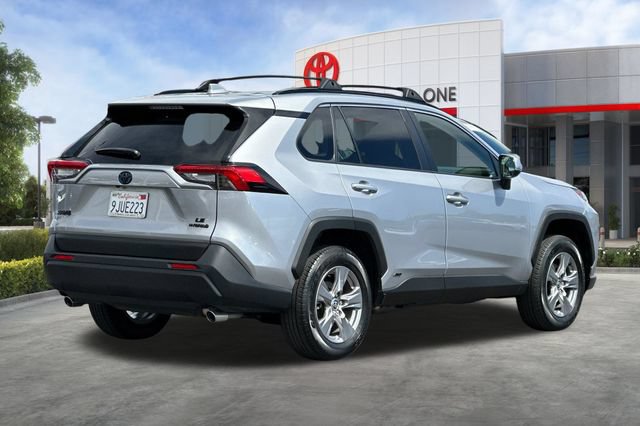 Used 2023 Toyota RAV4 LE AWD/4WD image 5
