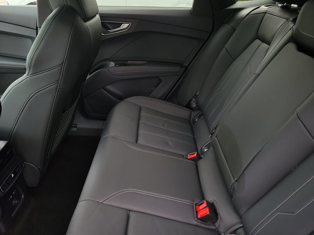 Certified 2024 Audi Q4 e-tron Premium Plus w/ Premium Plus AWD/4WD image 27