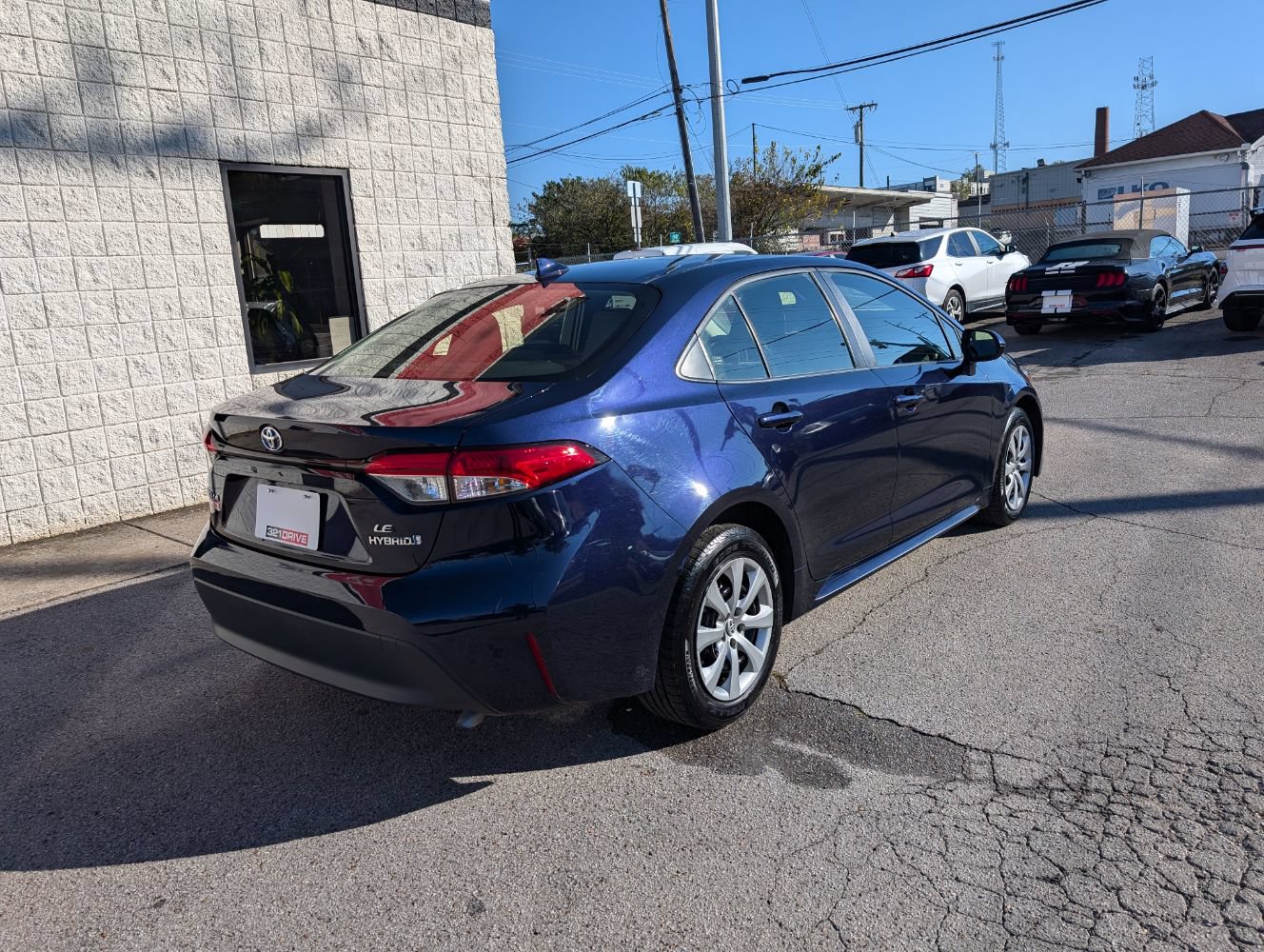 Used 2023 Toyota Corolla LE FWD image 6