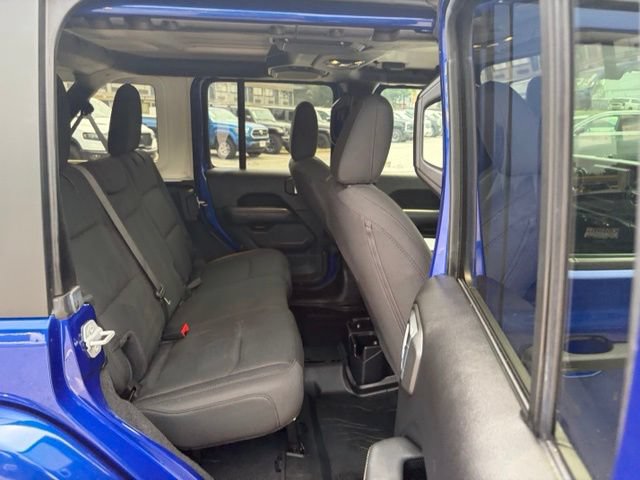 Used 2020 Jeep Wrangler Unlimited Sahara w/ Safety Group AWD/4WD image 30