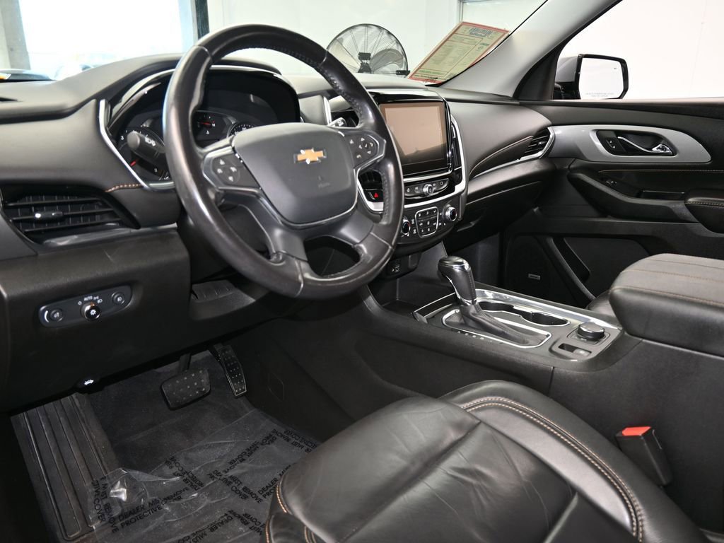 Used 2020 Chevrolet Traverse LT w/ LT Premium Package image 13