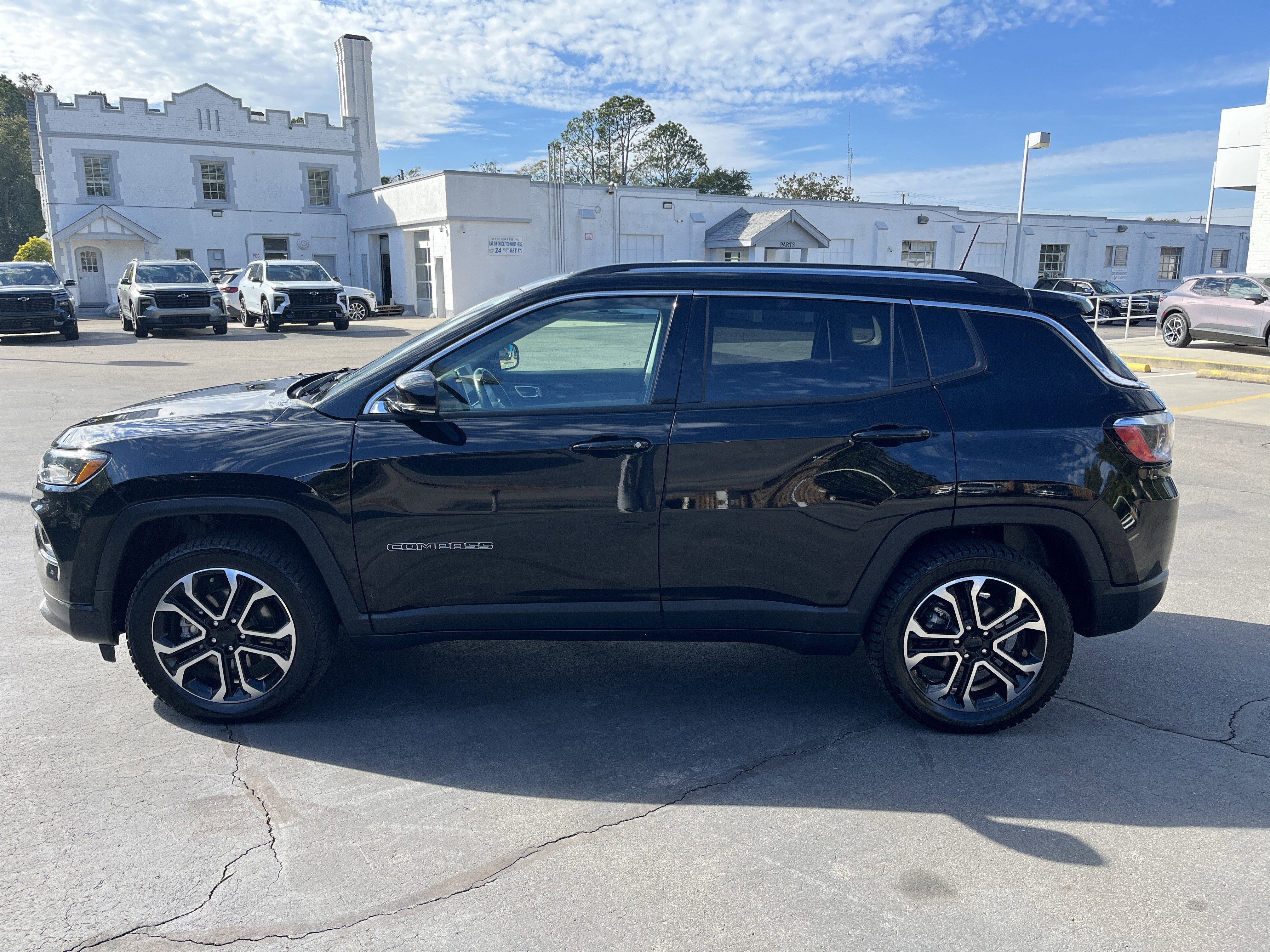 Used 2022 Jeep Compass Limited w/ Sun and Sound Group image 10