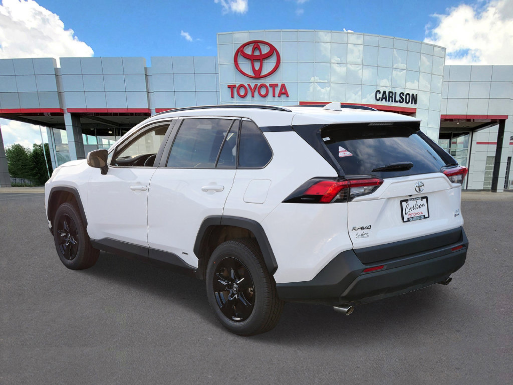 Certified 2025 Toyota RAV4 LE AWD/4WD image 6