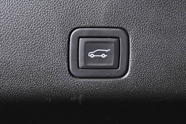 Used 2024 GMC Yukon SLT image 9