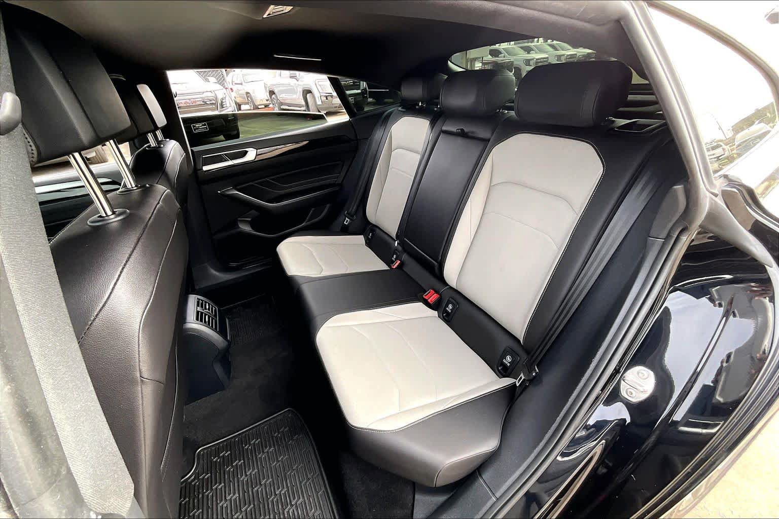 Used 2022 Volkswagen Arteon SE FWD image 21