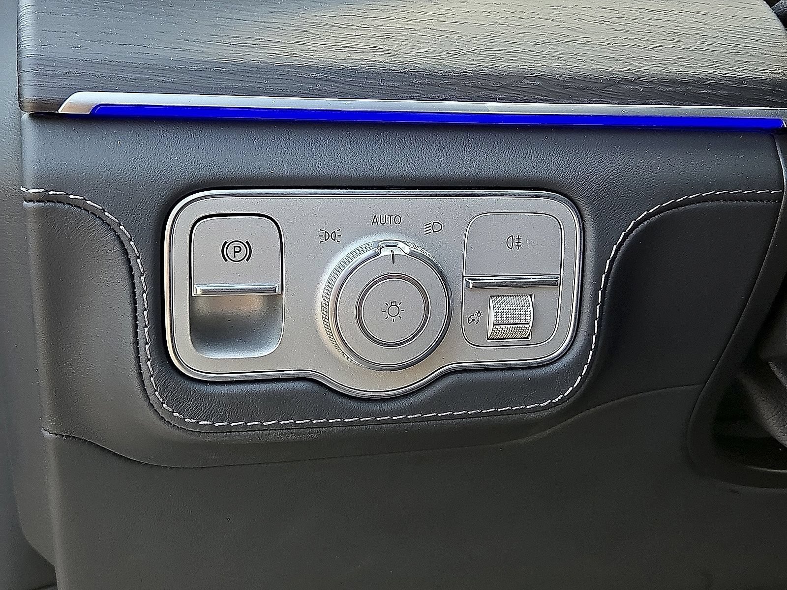 Used 2025 Mercedes-Benz Maybach GLS 600 4MATIC image 27
