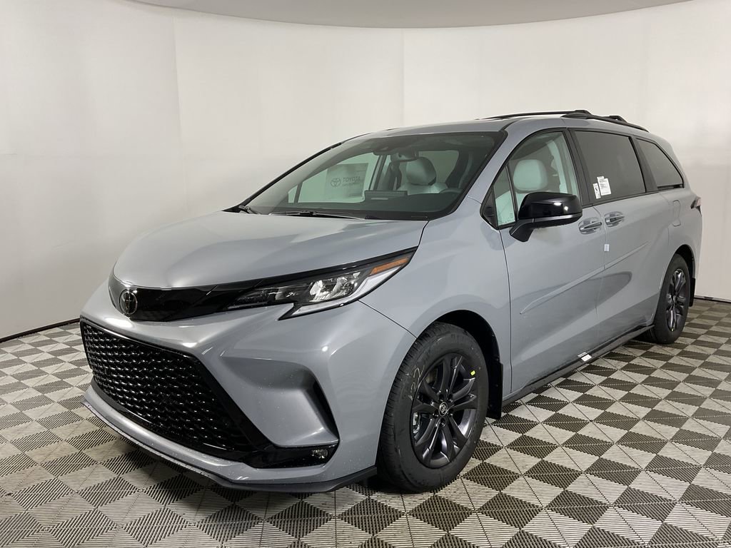 New 2026 Toyota Sienna XSE image 3