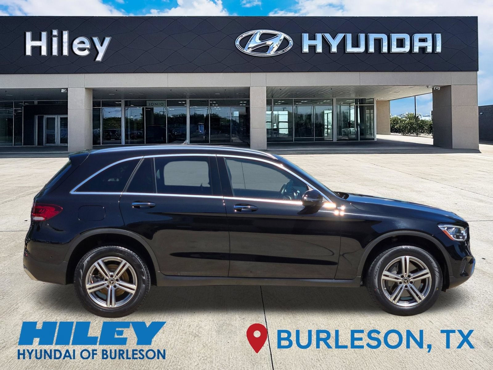 Used 2021 Mercedes-Benz GLC 300 image 3