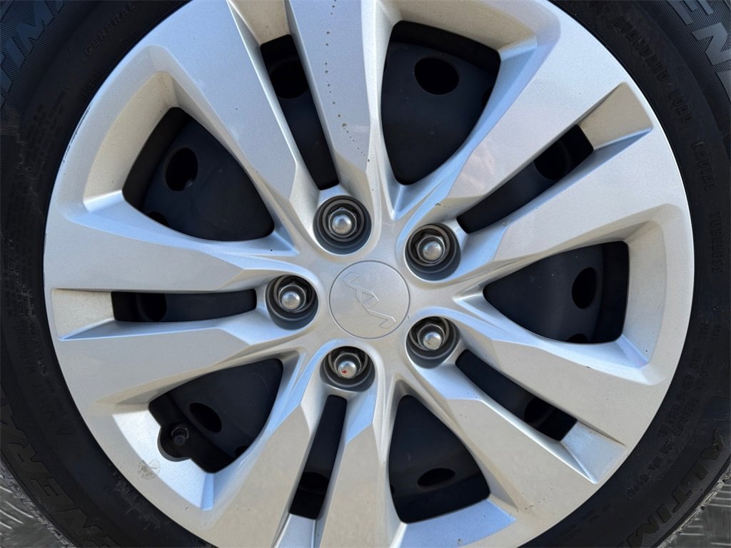 Certified 2023 Kia Soul LX image 18