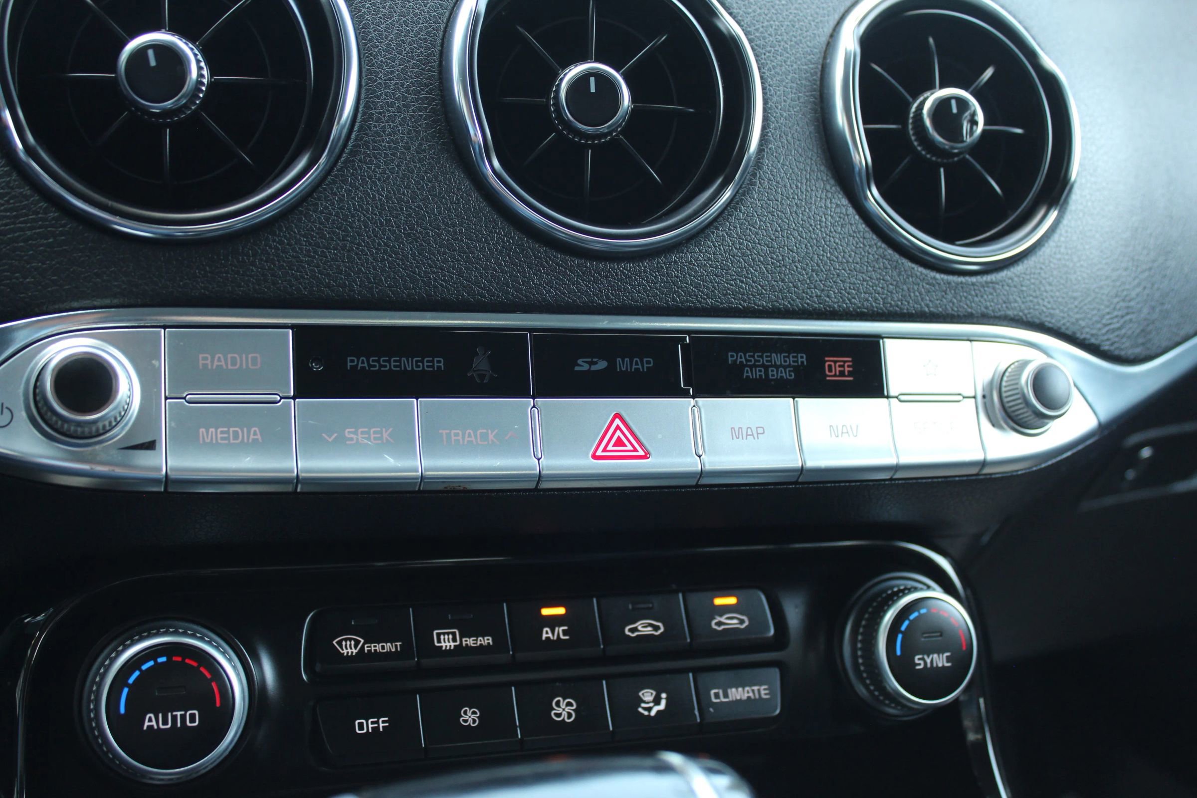 Used 2019 Kia Stinger w/ Sun & Sound Package image 33