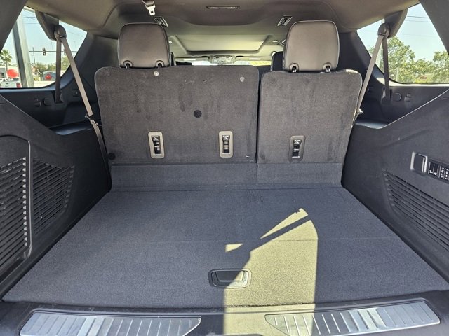 Used 2022 GMC Yukon XL Denali w/ Denali Ultimate Package image 16