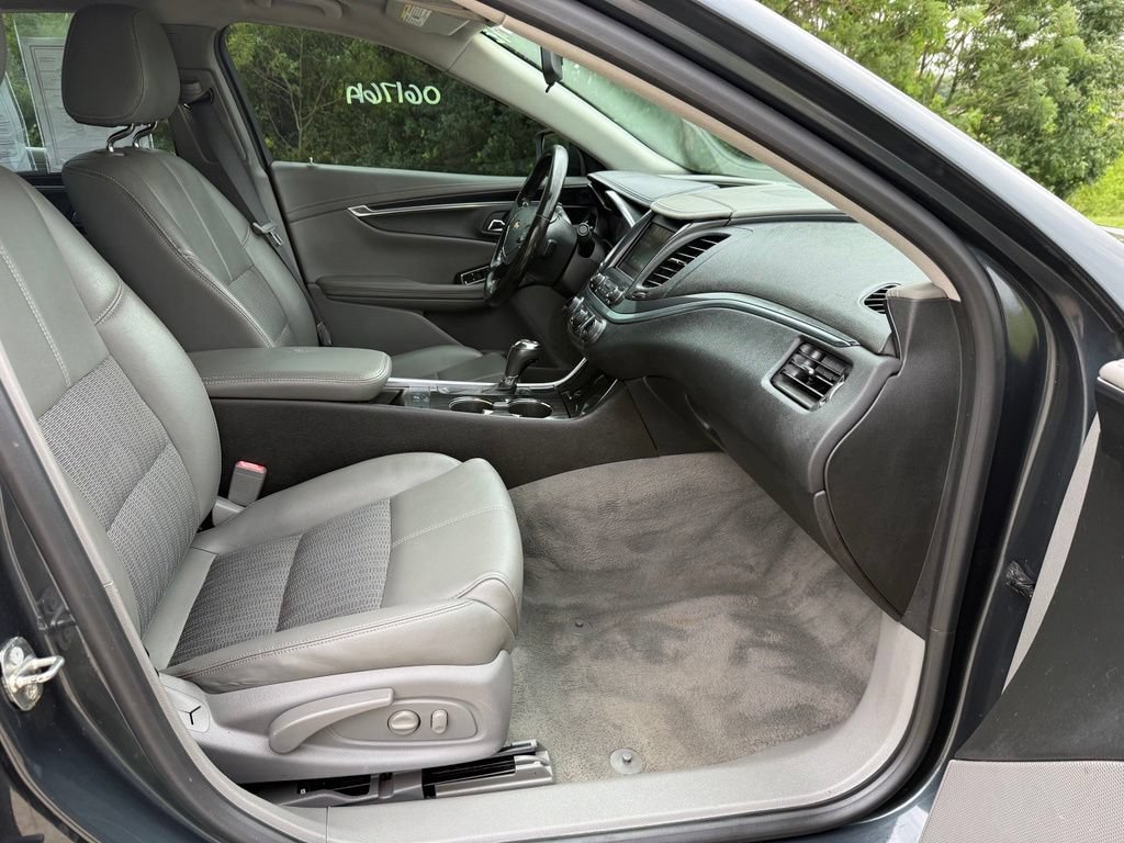 Used 2018 Chevrolet Impala LT FWD image 19