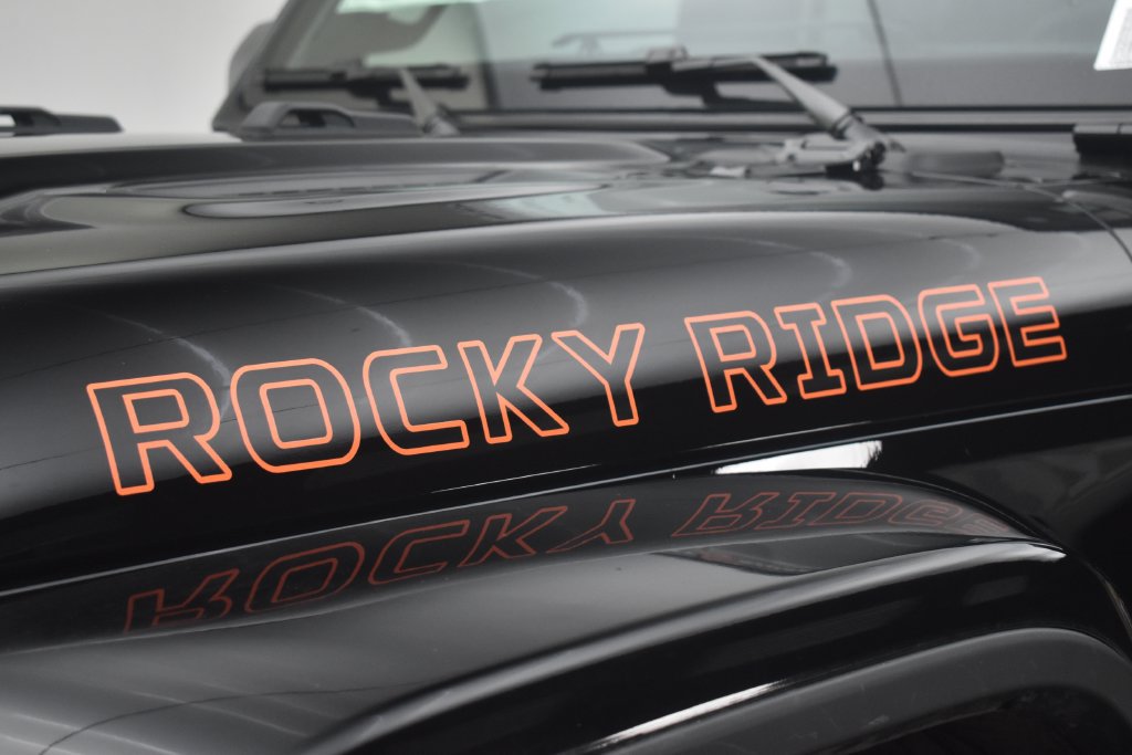 New 2026 Jeep Gladiator Rubicon w/ Technology Group AWD/4WD image 16