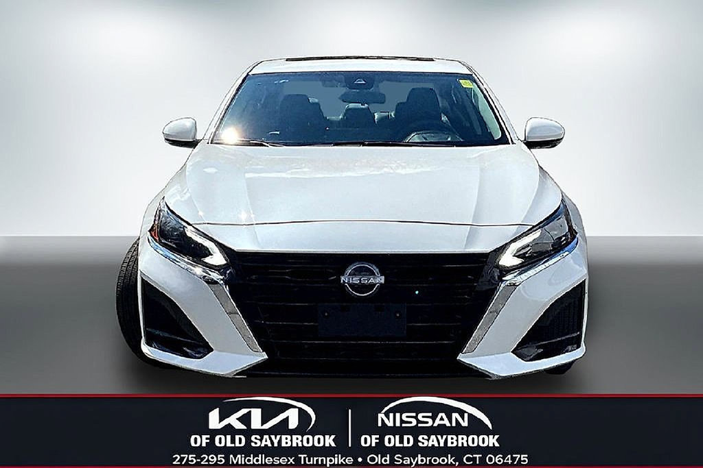 Used 2023 Nissan Altima 2.5 SL FWD image 2