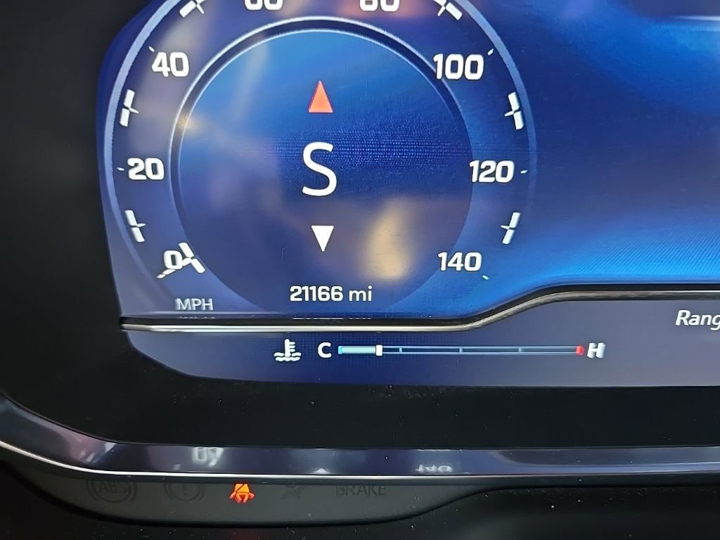 Used 2024 Chevrolet Suburban LT w/ Luxury Package AWD/4WD image 24