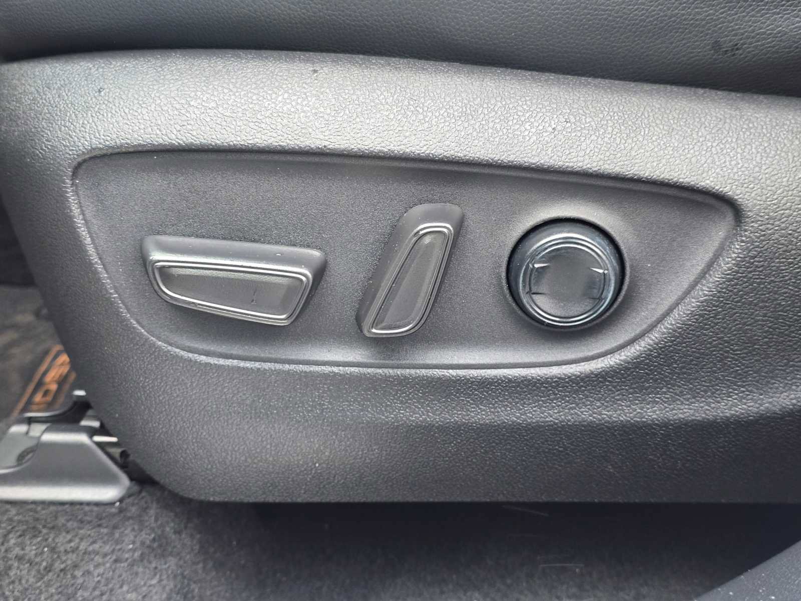 Used 2024 Toyota Highlander Platinum AWD/4WD image 26