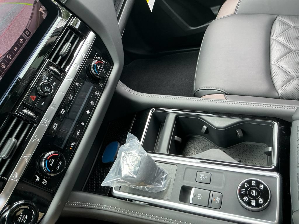 New 2026 Nissan Pathfinder Platinum AWD/4WD image 28