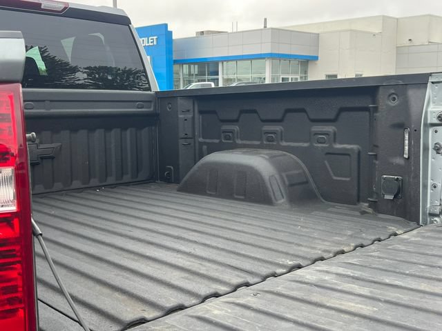 Used 2023 Chevrolet Silverado 1500 LT AWD/4WD image 9