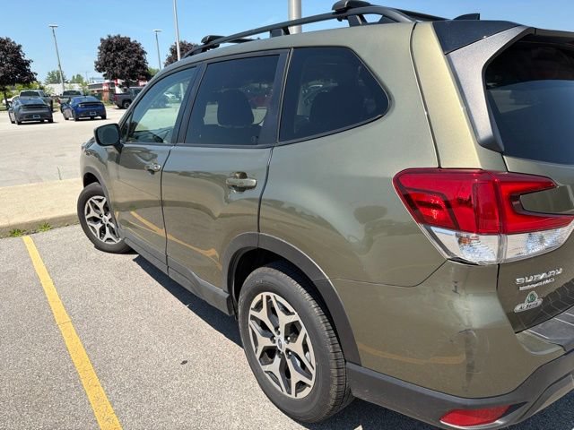 Used 2024 Subaru Forester Premium AWD/4WD image 6