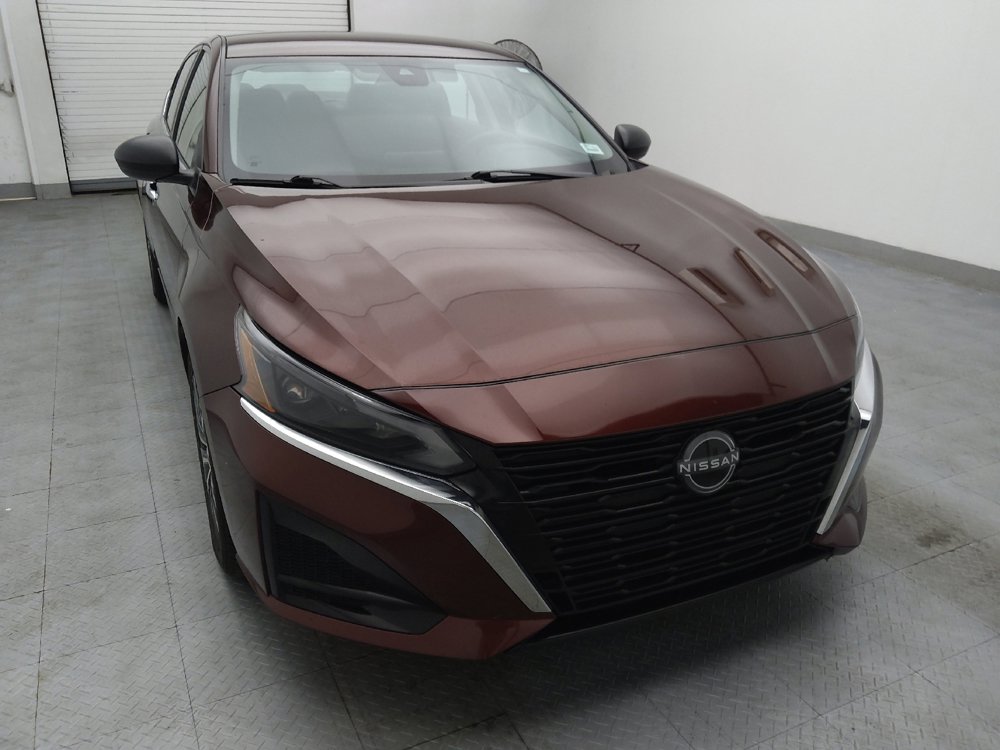 Used 2024 Nissan Altima 2.5 SV image 14