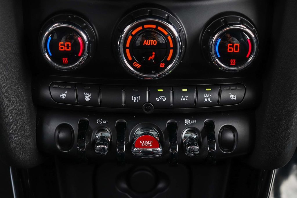 Used 2024 MINI Cooper 2-Door Hardtop FWD image 23