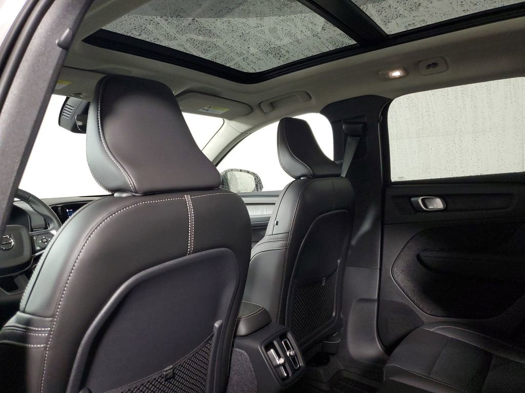 Used 2026 Volvo XC40 B5 Ultra w/ Protection Package Premier image 16