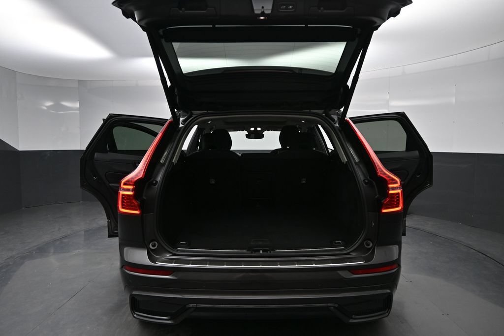 Used 2024 Volvo XC60 B5 Plus w/ Protection Package Premier AWD/4WD image 20