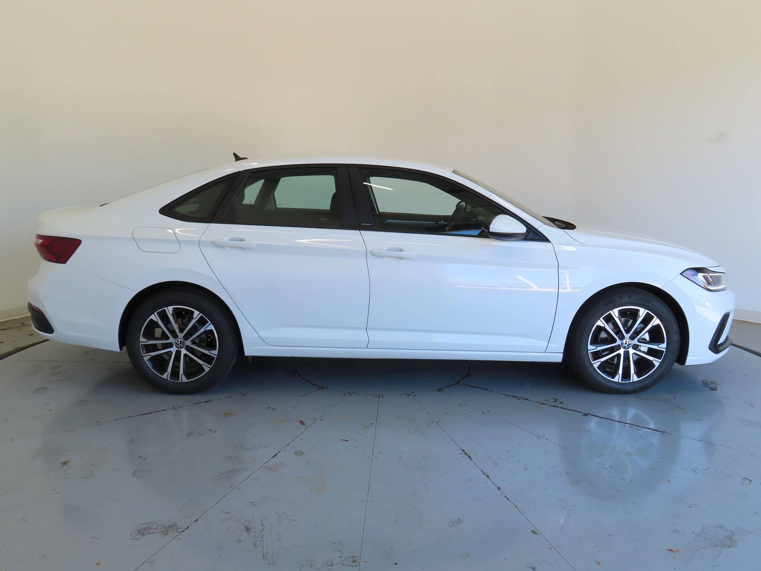 New 2026 Volkswagen Jetta Sport FWD image 2