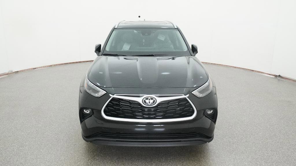 New 2026 Toyota Highlander XLE image 3