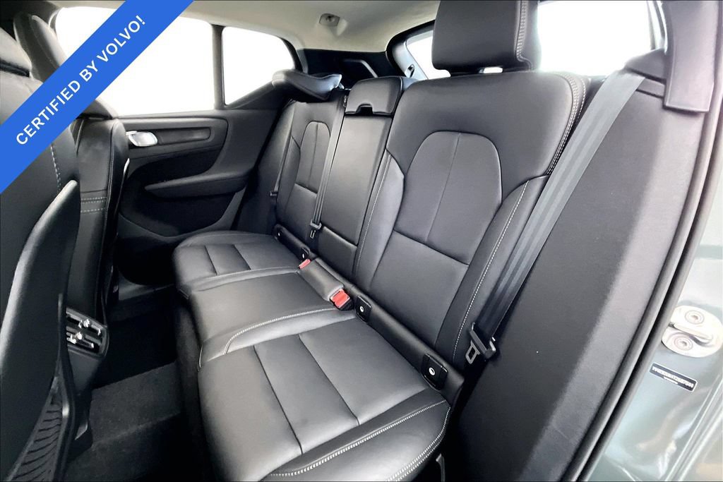 Used 2026 Volvo XC40 B4 Core w/ Climate Package FWD image 27