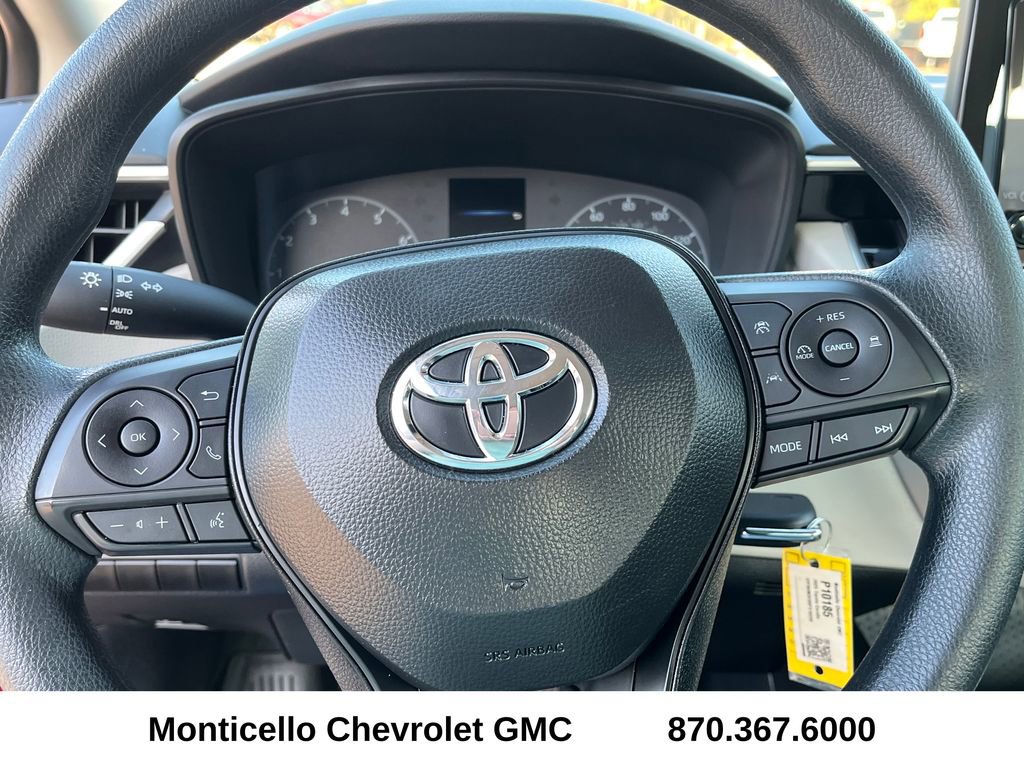 Used 2025 Toyota Corolla LE image 12