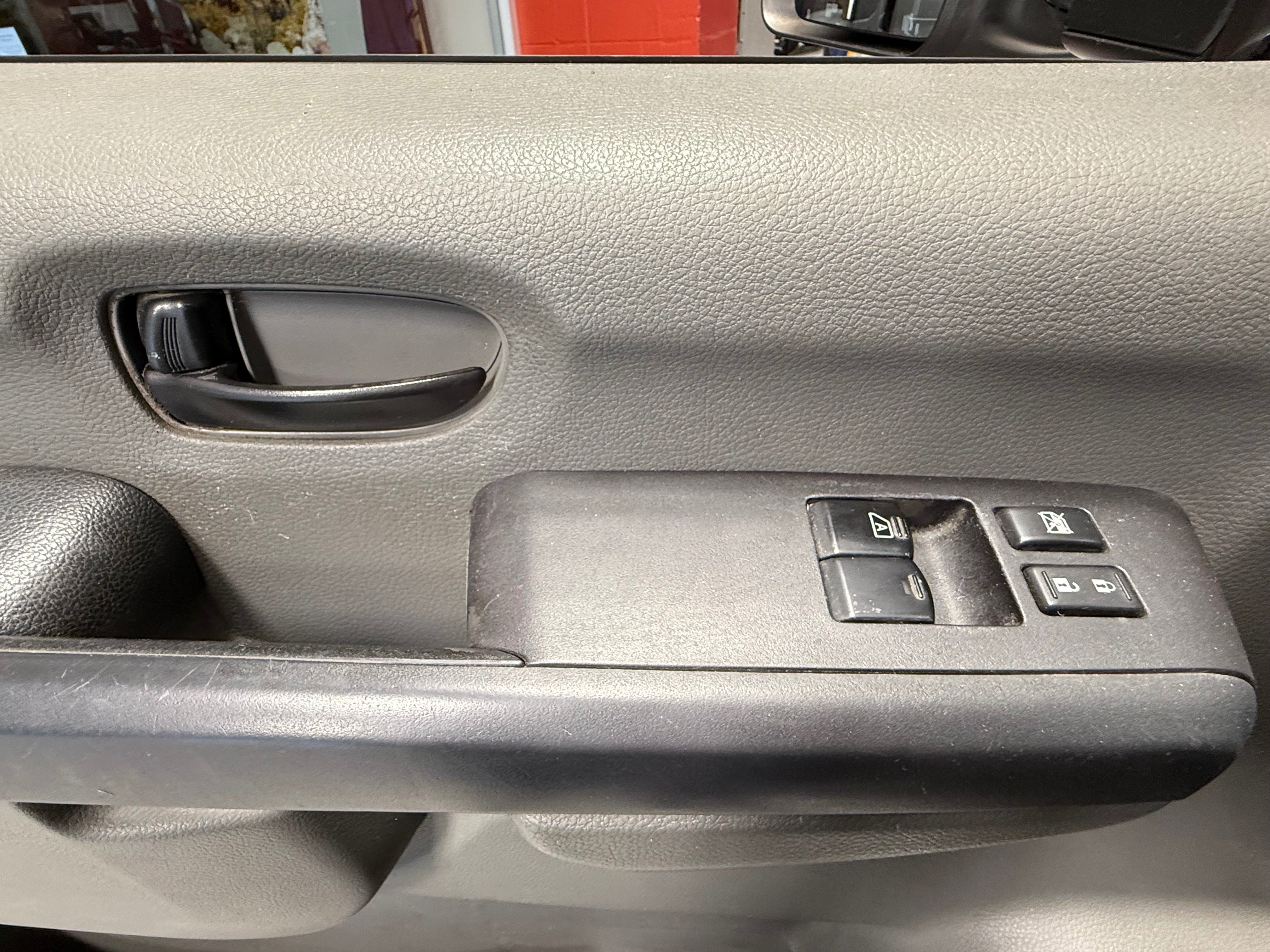 Used 2016 Nissan NV 2500 SV RWD image 16