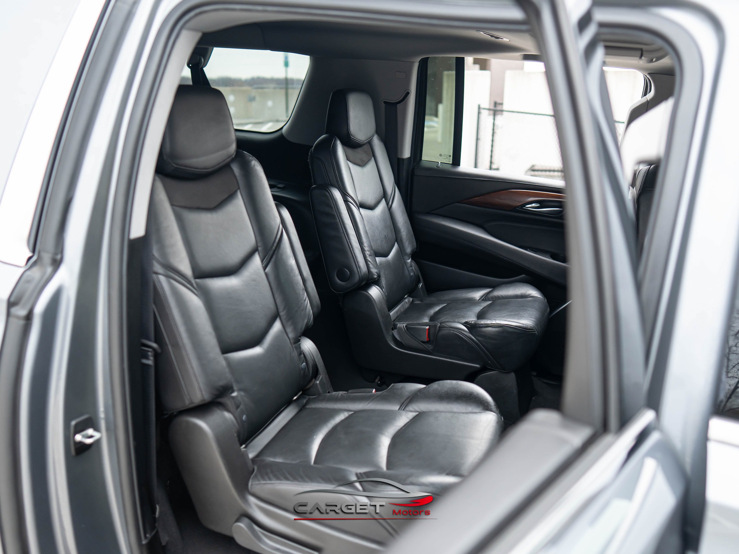 Used 2019 Cadillac Escalade ESV Luxury AWD/4WD image 18