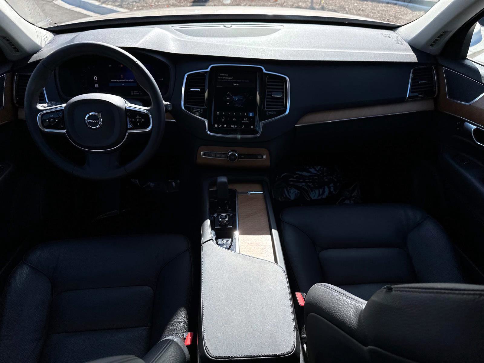 Certified 2024 Volvo XC90 T8 Plus w/ Protection Package Premier image 14